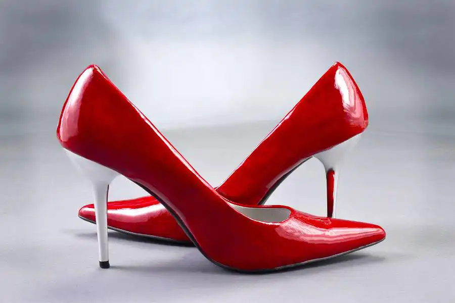 Chaussures de luxe à talons toutes rouges